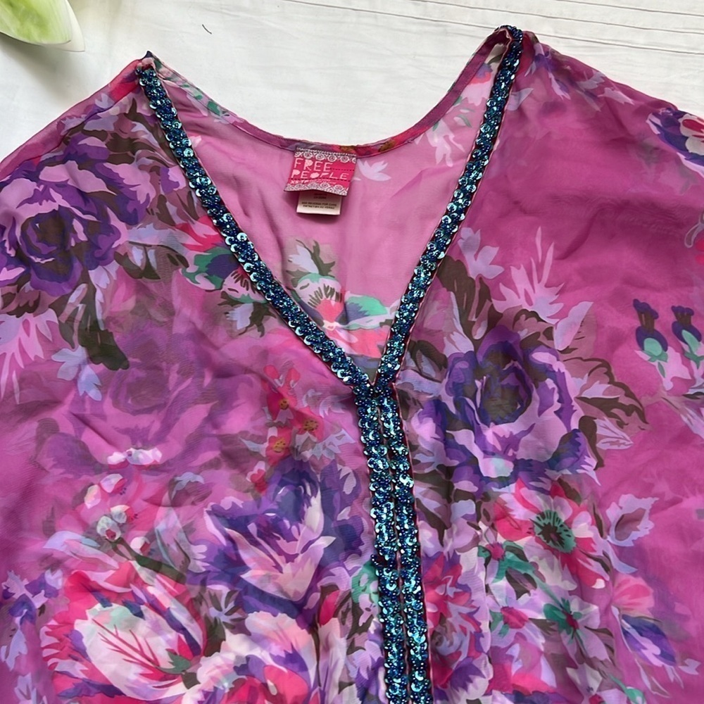 Free People Floral Embellished Sequins V-Neck Sheer Kimono Top - Picture 4 of 10